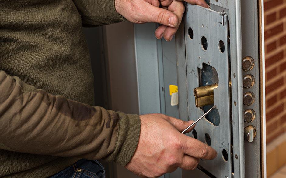 serrurier prix changement serrure Issou